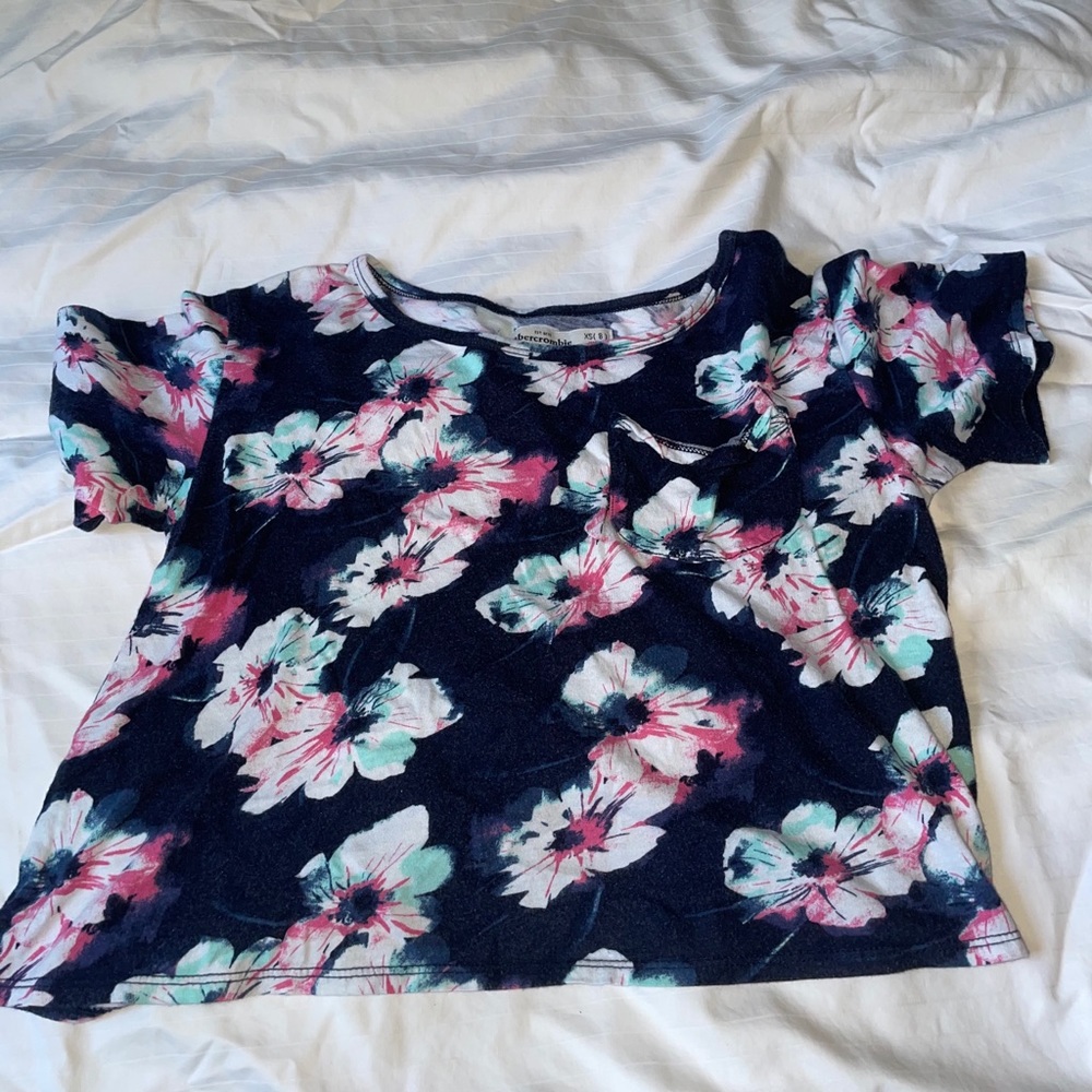 Navy blue flower cropped T-shirt